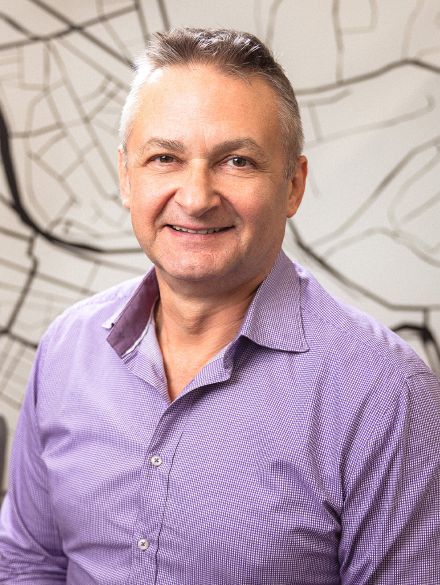 Simu Marcel – broker